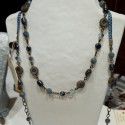 Collier nuit d orage bleu gris métal vieil or