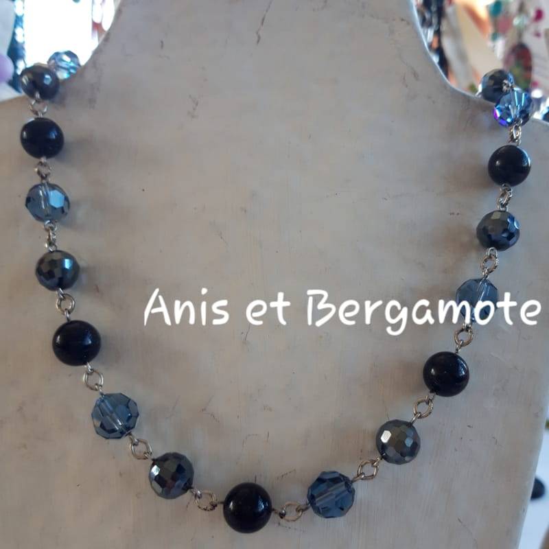 Collier perles de verre, cristal coloris bleu montana