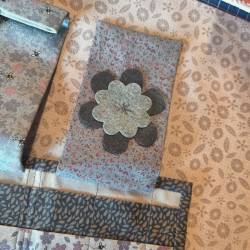 détail de la pochette des brodeuses