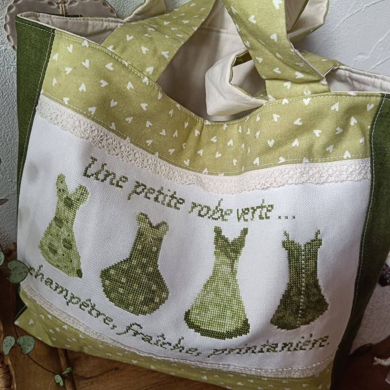 grille point de croix et explication de montage sac robe verte version PDF grille point de croix et explication de montage sac robe verte version PDF